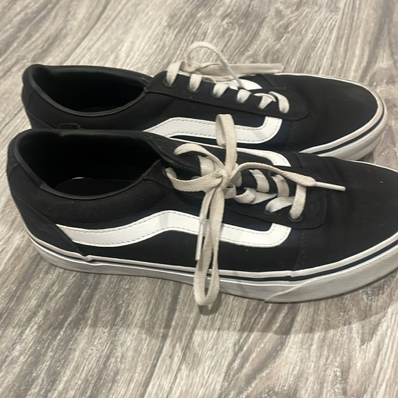 Lightly worn Vans women’s sneakers - Picture 2 of 4